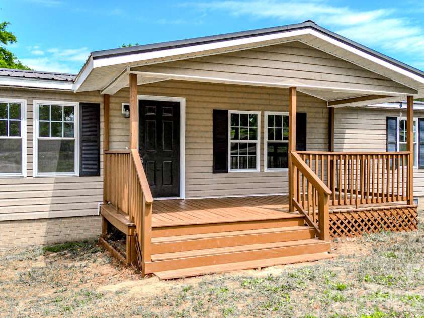 238 Phillips Drive, Forest City, NC 28043.  MLS# CAR4377447, YatesRealty ID 18060. 