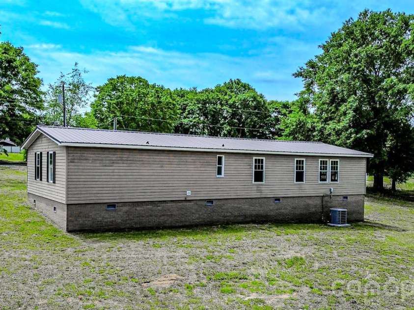 238 Phillips Drive, Forest City, NC 28043.  MLS# CAR4377447, YatesRealty ID 18060. 