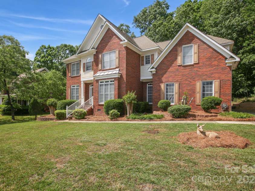 3104 Highgate Drive, Fort Mill, SC 29715.  MLS# CAR4253771, YatesRealty ID 18060. 