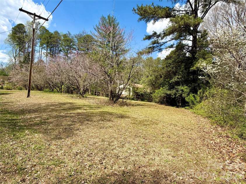 2925 Sparrow Springs Road, Gastonia, NC 28052.  MLS# CAR4377448, YatesRealty ID 18061. 