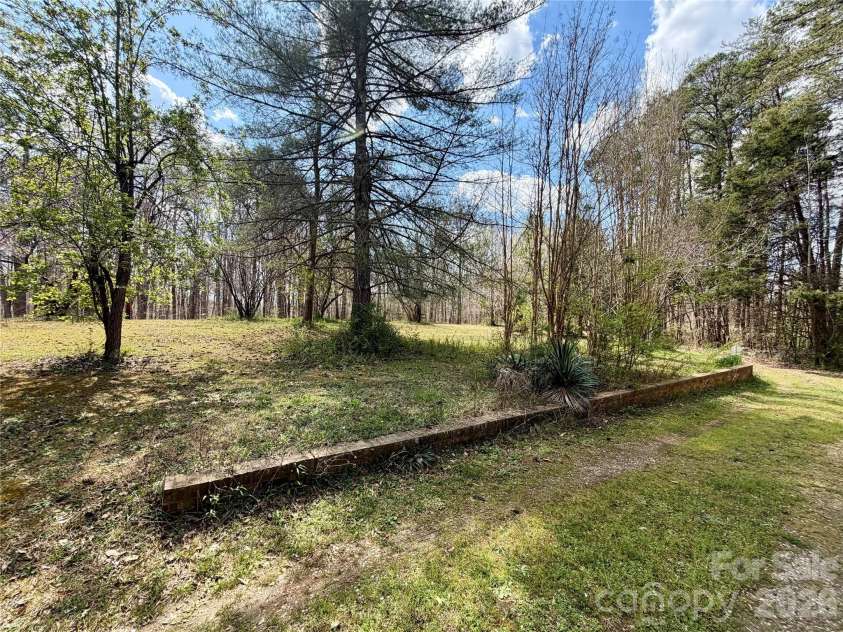 2925 Sparrow Springs Road, Gastonia, NC 28052.  MLS# CAR4377448, YatesRealty ID 18061. 