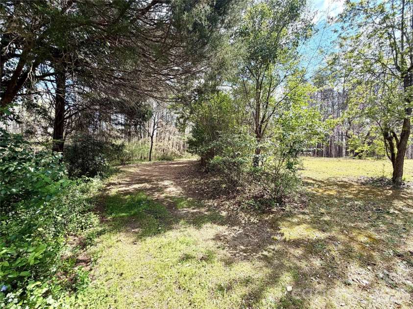 2925 Sparrow Springs Road, Gastonia, NC 28052.  MLS# CAR4377448, YatesRealty ID 18061. 