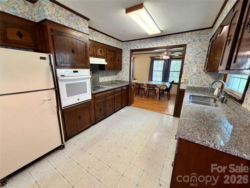 2925 Sparrow Springs Road, Gastonia, NC 28052.  MLS# CAR4377448, YatesRealty ID 18061. 