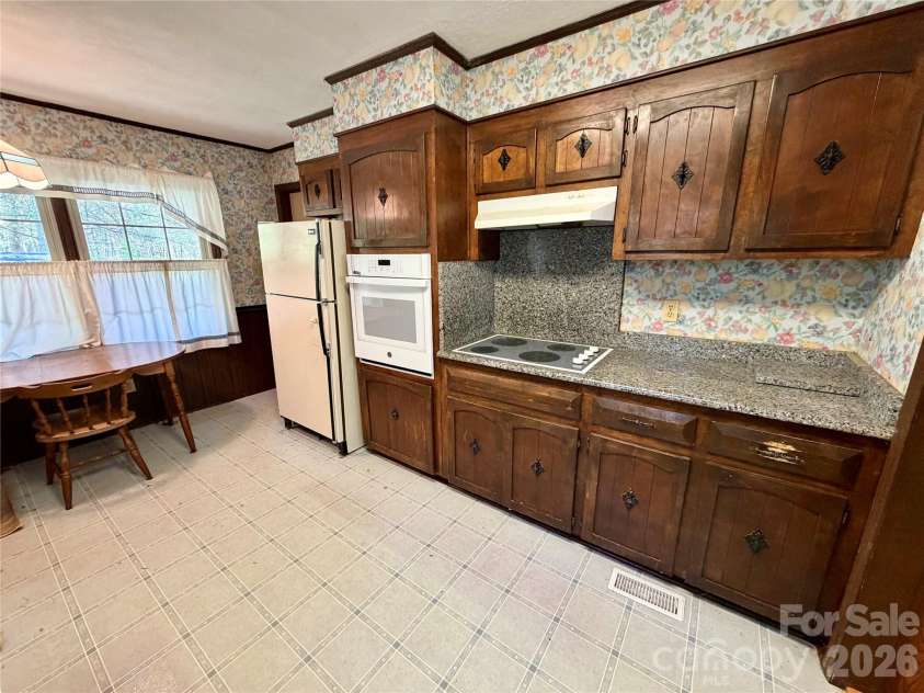 2925 Sparrow Springs Road, Gastonia, NC 28052.  MLS# CAR4377448, YatesRealty ID 18061. 