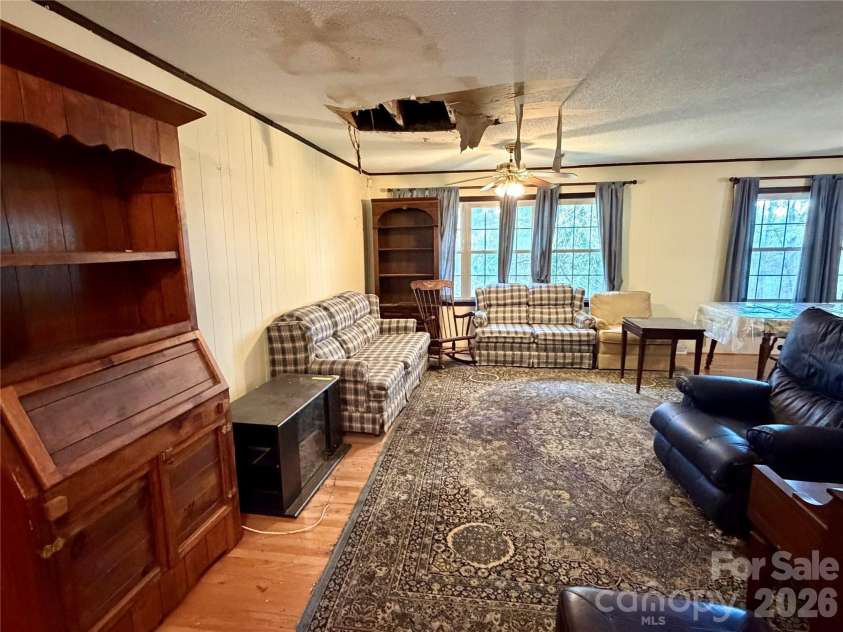 2925 Sparrow Springs Road, Gastonia, NC 28052.  MLS# CAR4377448, YatesRealty ID 18061. 