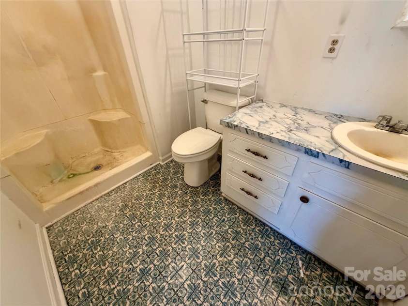 2925 Sparrow Springs Road, Gastonia, NC 28052.  MLS# CAR4377448, YatesRealty ID 18061. 