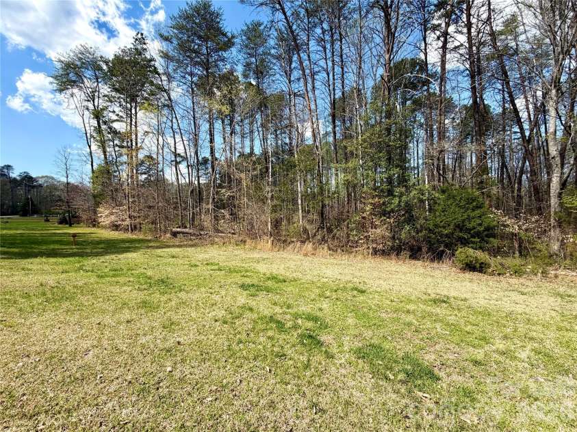 2925 Sparrow Springs Road, Gastonia, NC 28052.  MLS# CAR4377448, YatesRealty ID 18061. 