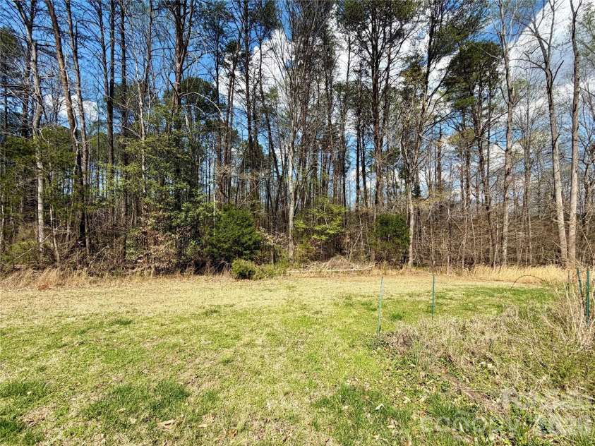 2925 Sparrow Springs Road, Gastonia, NC 28052.  MLS# CAR4377448, YatesRealty ID 18061. 