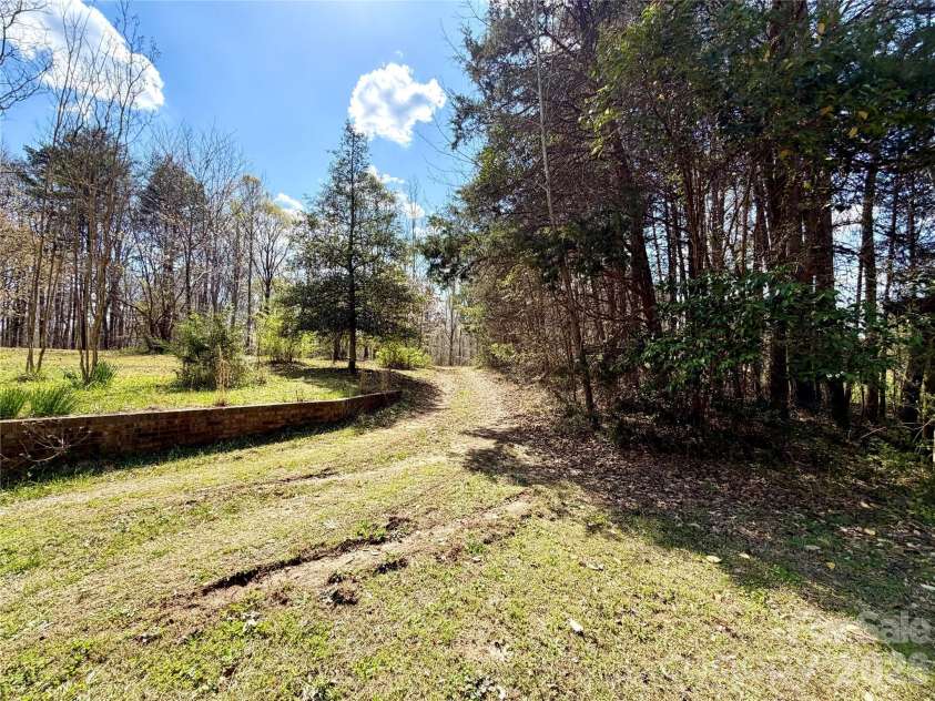2925 Sparrow Springs Road, Gastonia, NC 28052.  MLS# CAR4377448, YatesRealty ID 18061. 