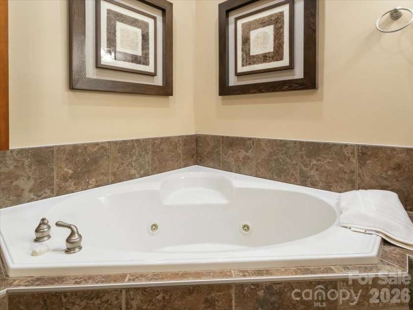 600 Andrew Banks Road, Burnsville, NC 28714.  MLS# CAR4376587, YatesRealty ID 18063. 