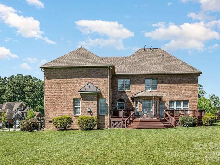 9008 Skipaway Drive, Waxhaw, NC 28173.  MLS# CAR4244086, YatesRealty ID 18063. Backyard