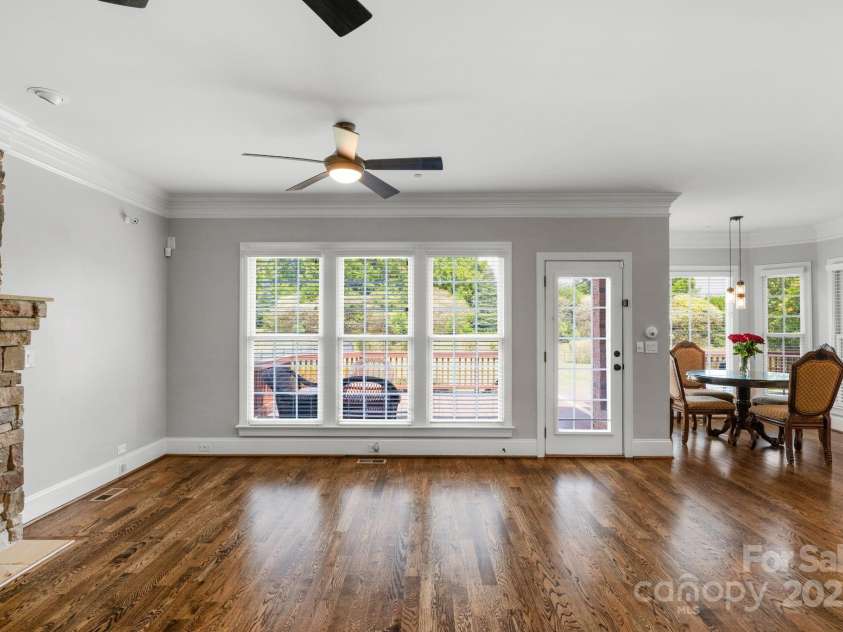 9008 Skipaway Drive, Waxhaw, NC 28173.  MLS# CAR4244086, YatesRealty ID 18063. Family room