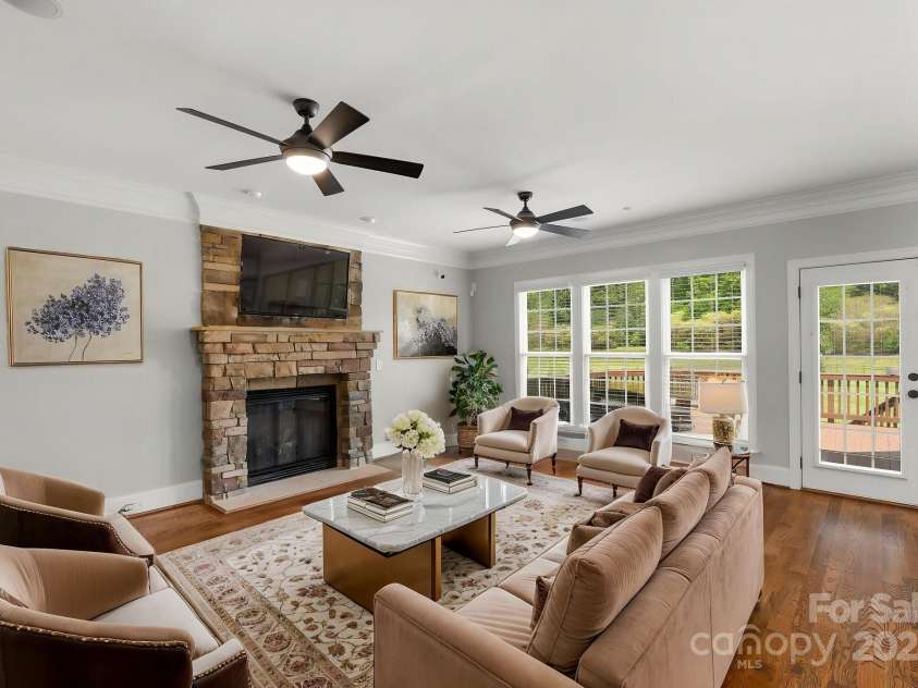 9008 Skipaway Drive, Waxhaw, NC 28173.  MLS# CAR4244086, YatesRealty ID 18063. Family Room