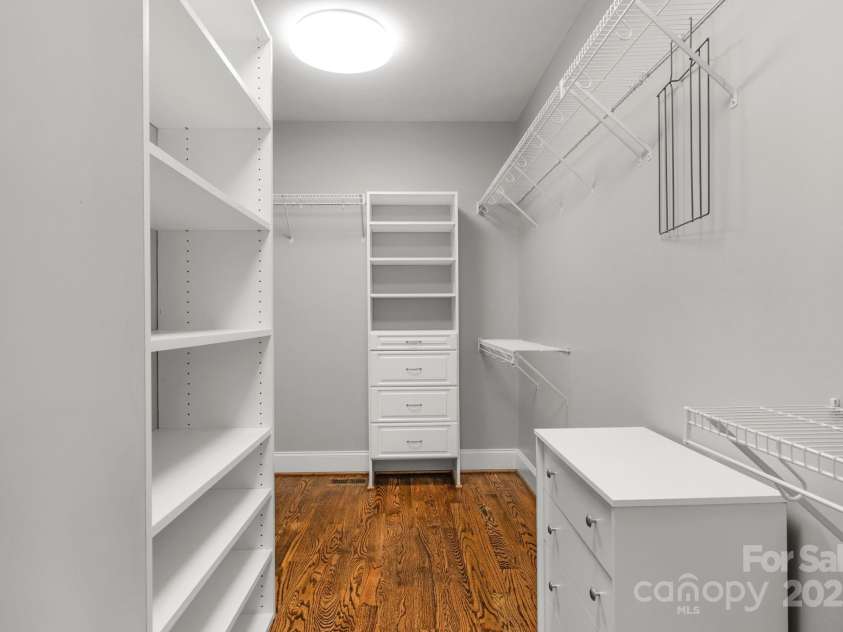 9008 Skipaway Drive, Waxhaw, NC 28173.  MLS# CAR4244086, YatesRealty ID 18063. Master Closet