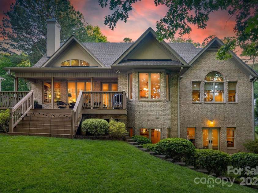 9002 Fair Oak Drive, Sherrills Ford, NC 28673.  MLS# CAR4260836, YatesRealty ID 18065. 