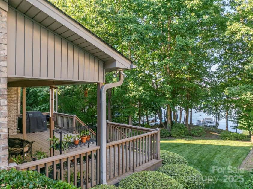 9002 Fair Oak Drive, Sherrills Ford, NC 28673.  MLS# CAR4260836, YatesRealty ID 18065. 