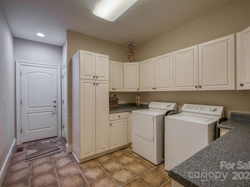 9002 Fair Oak Drive, Sherrills Ford, NC 28673.  MLS# CAR4260836, YatesRealty ID 18065. Mudroom on main floor