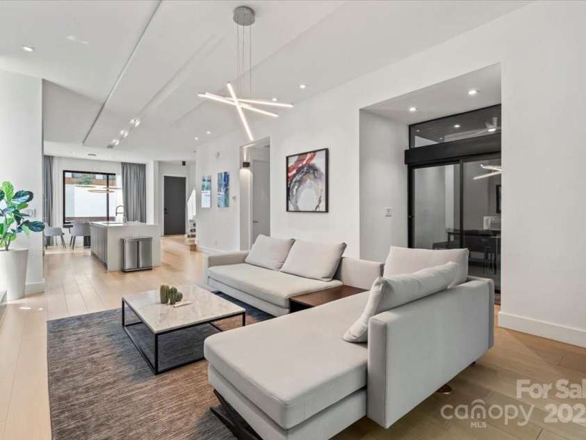 1620 Tryon Street, Charlotte, NC 28203.  MLS# CAR4264066, YatesRealty ID 18066. 