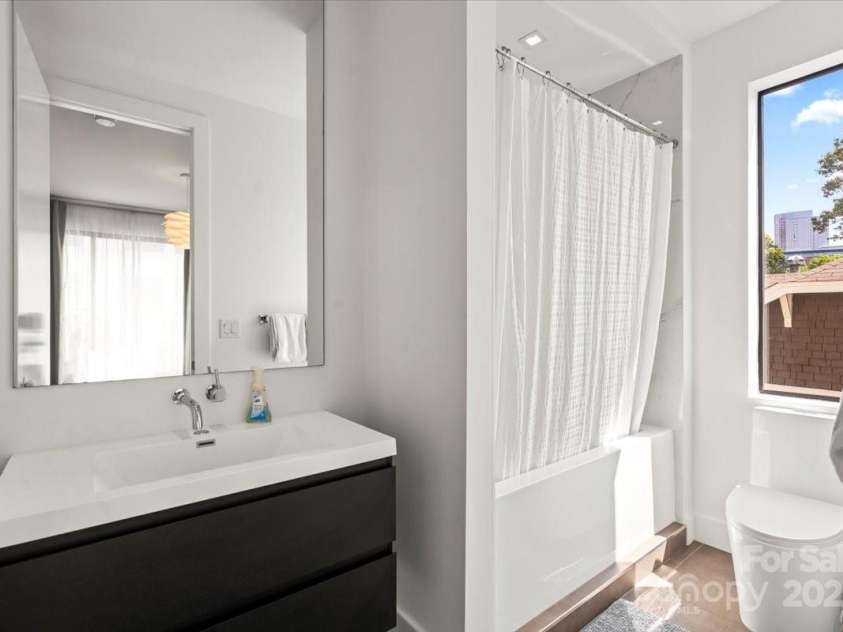 1620 Tryon Street, Charlotte, NC 28203.  MLS# CAR4264066, YatesRealty ID 18066. 