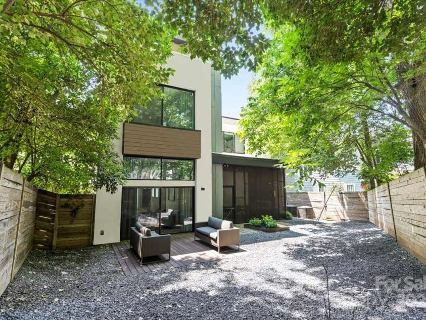 1620 Tryon Street, Charlotte, NC 28203.  MLS# CAR4264066, YatesRealty ID 18066. 