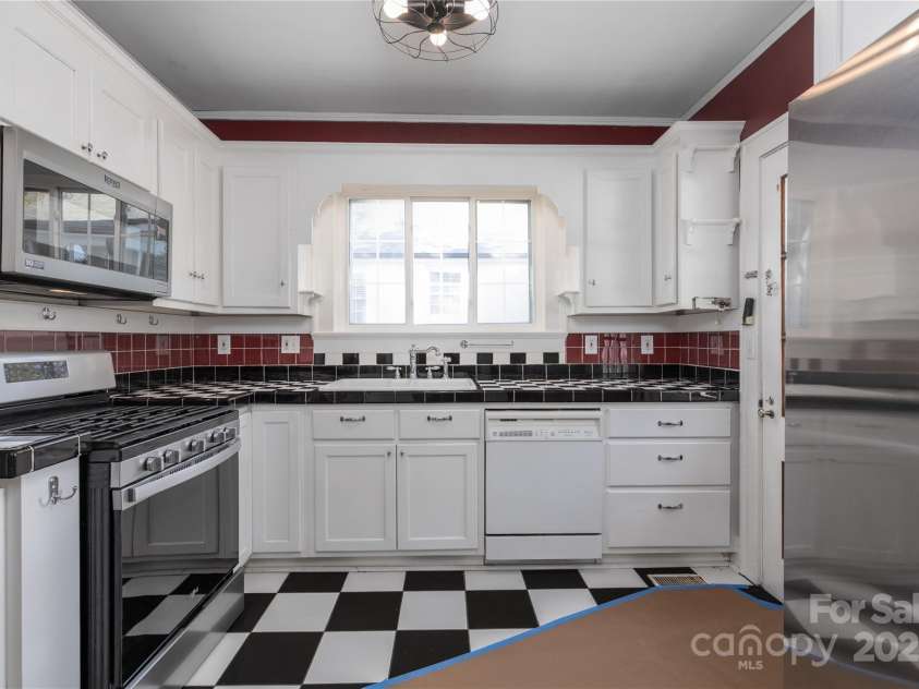 274 4th Street, Albemarle, NC 28001.  MLS# CAR4319819, YatesRealty ID 18066. 