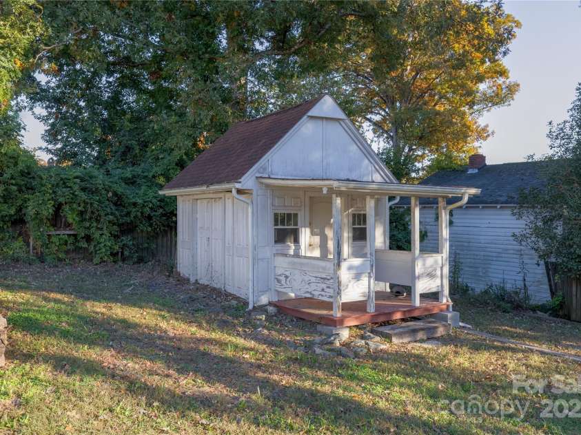 274 4th Street, Albemarle, NC 28001.  MLS# CAR4319819, YatesRealty ID 18066. 