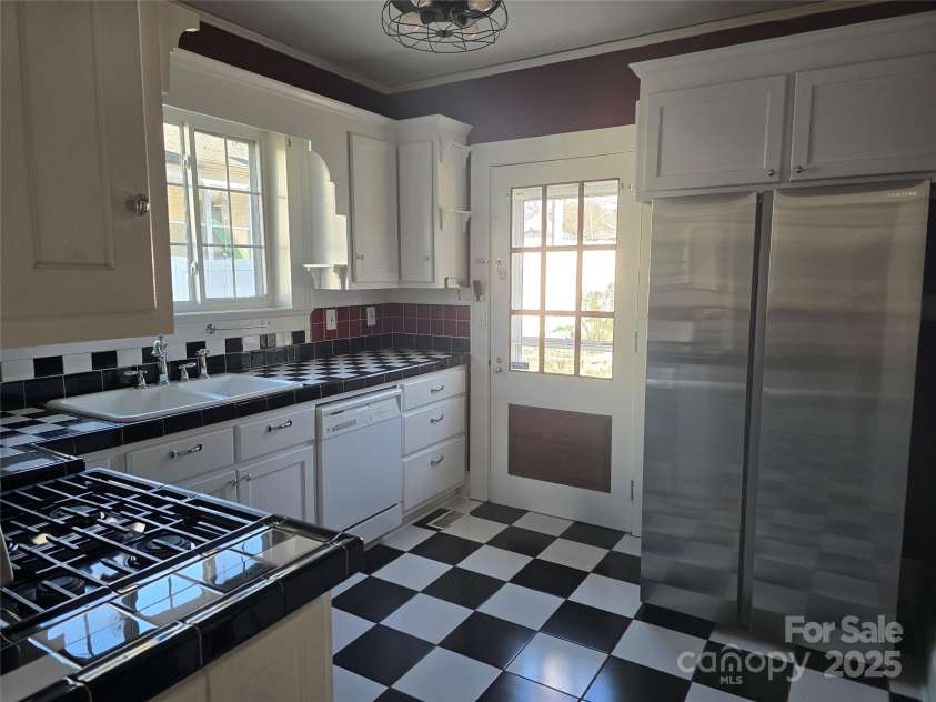 274 4th Street, Albemarle, NC 28001.  MLS# CAR4319819, YatesRealty ID 18066. 