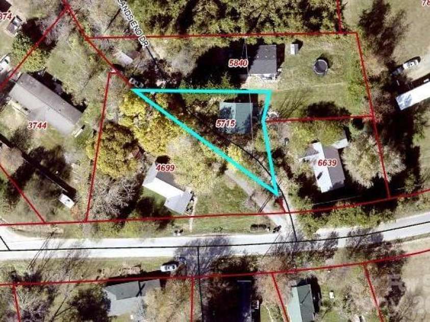 6 Lands End Drive, Candler, NC 28715.  MLS# CAR4371884, YatesRealty ID 18067. 