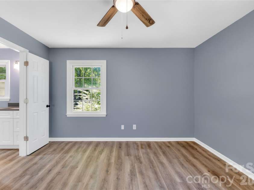 4307 Freeport Drive, Gastonia, NC 28052.  MLS# CAR4373446, YatesRealty ID 18068. 