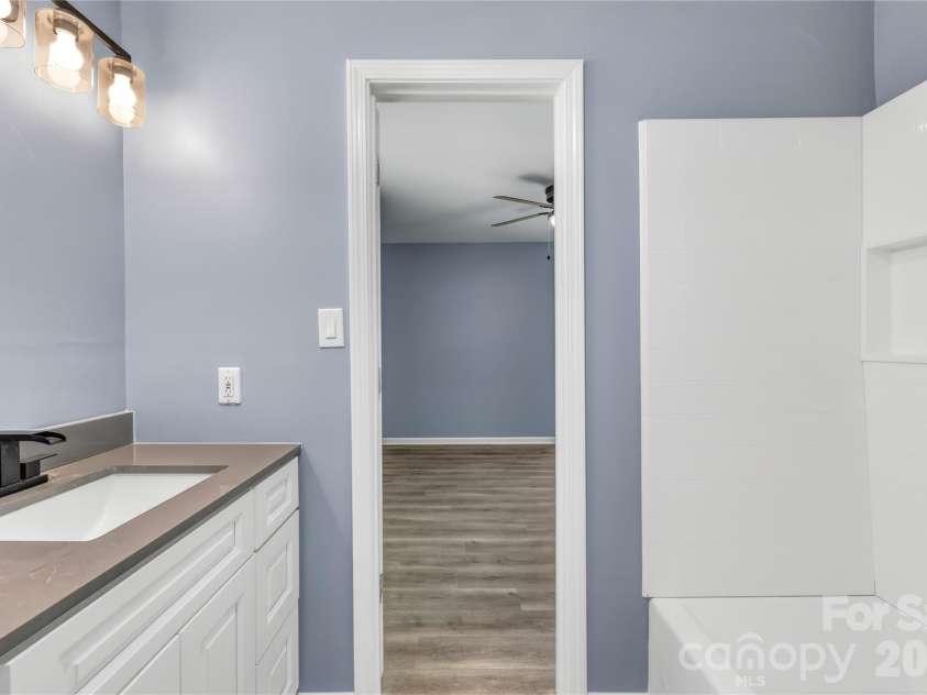 4307 Freeport Drive, Gastonia, NC 28052.  MLS# CAR4373446, YatesRealty ID 18068. 