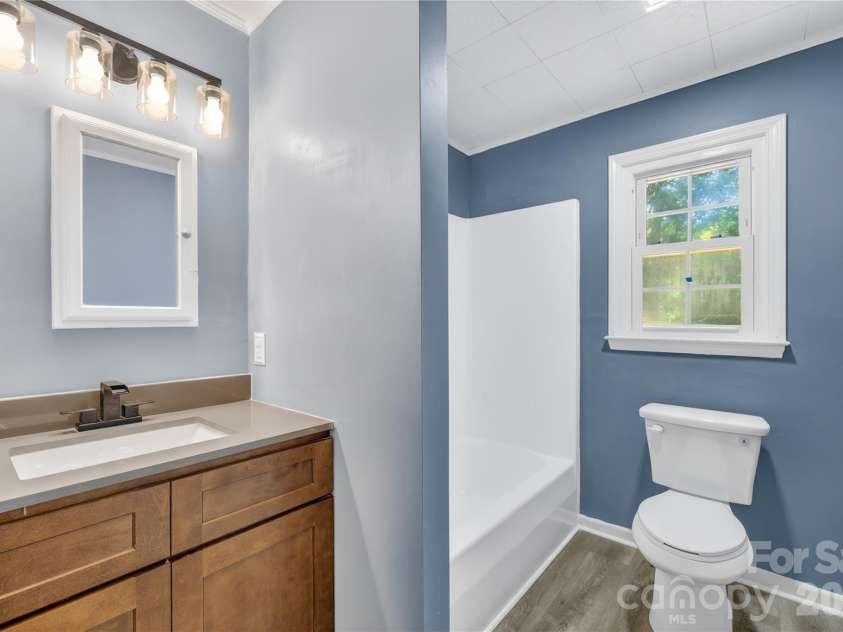 4307 Freeport Drive, Gastonia, NC 28052.  MLS# CAR4373446, YatesRealty ID 18068. 