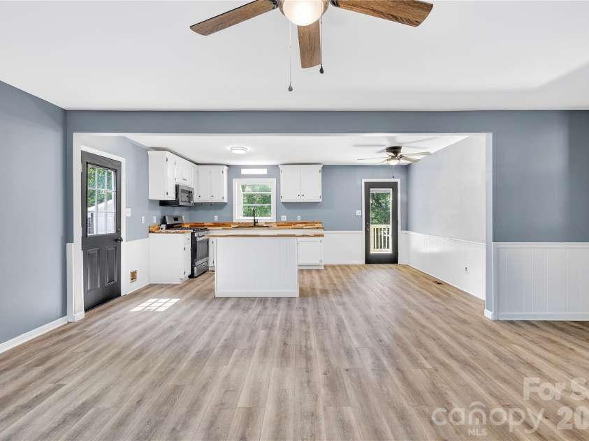 4307 Freeport Drive, Gastonia, NC 28052.  MLS# CAR4373446, YatesRealty ID 18068. 
