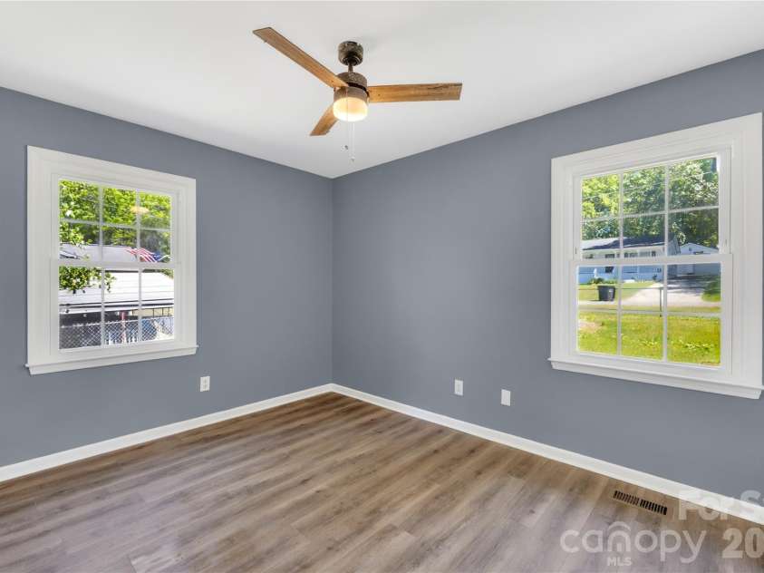 4307 Freeport Drive, Gastonia, NC 28052.  MLS# CAR4373446, YatesRealty ID 18068. 