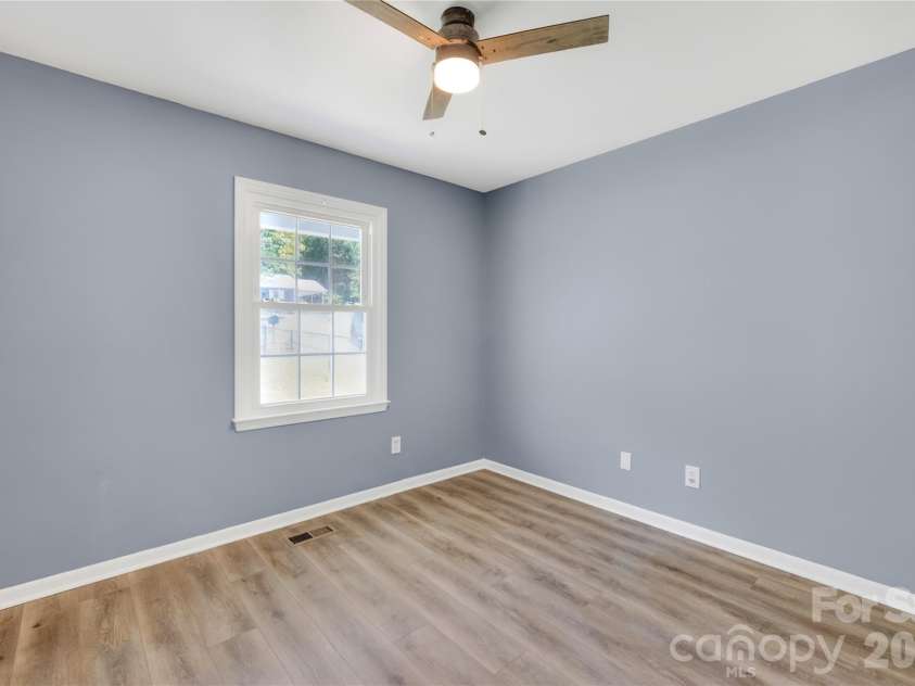 4307 Freeport Drive, Gastonia, NC 28052.  MLS# CAR4373446, YatesRealty ID 18068. 