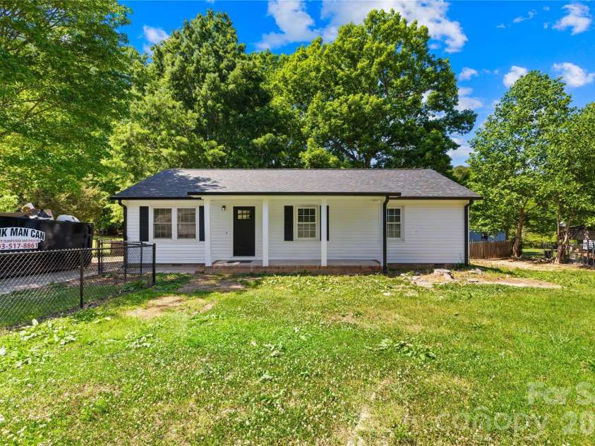 4307 Freeport Drive, Gastonia, NC 28052.  MLS# CAR4373446, YatesRealty ID 18068. 