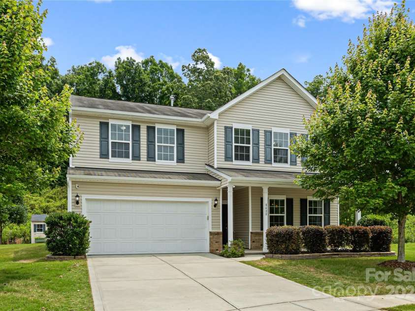 8400 Empress Court, Charlotte, NC 28227.  MLS# CAR4267354, YatesRealty ID 18068. 