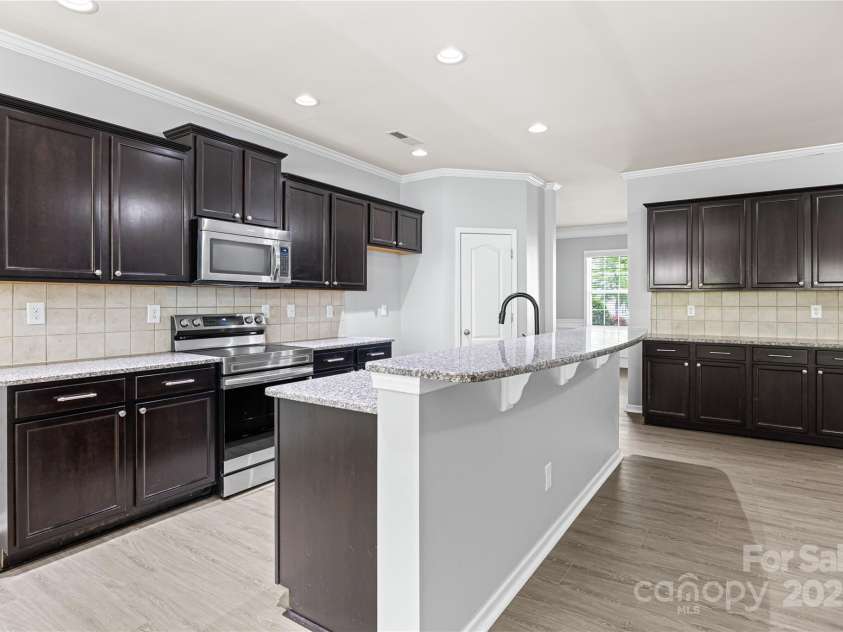 8400 Empress Court, Charlotte, NC 28227.  MLS# CAR4267354, YatesRealty ID 18068. 