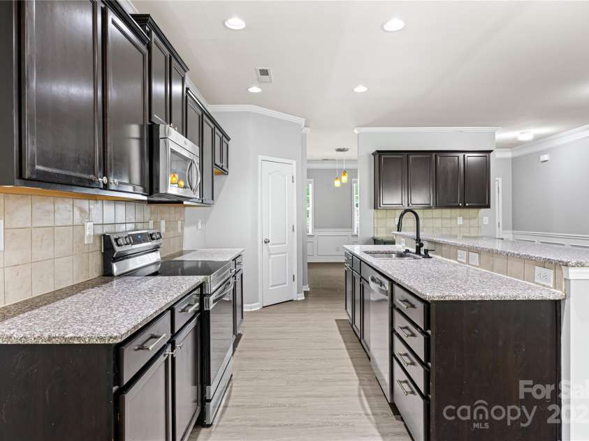 8400 Empress Court, Charlotte, NC 28227.  MLS# CAR4267354, YatesRealty ID 18068. 