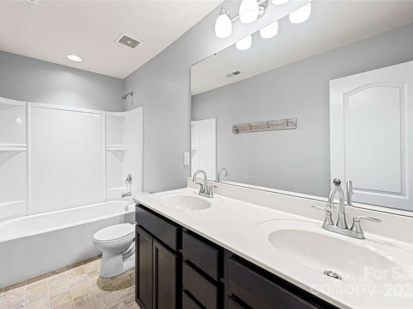 8400 Empress Court, Charlotte, NC 28227.  MLS# CAR4267354, YatesRealty ID 18068. 