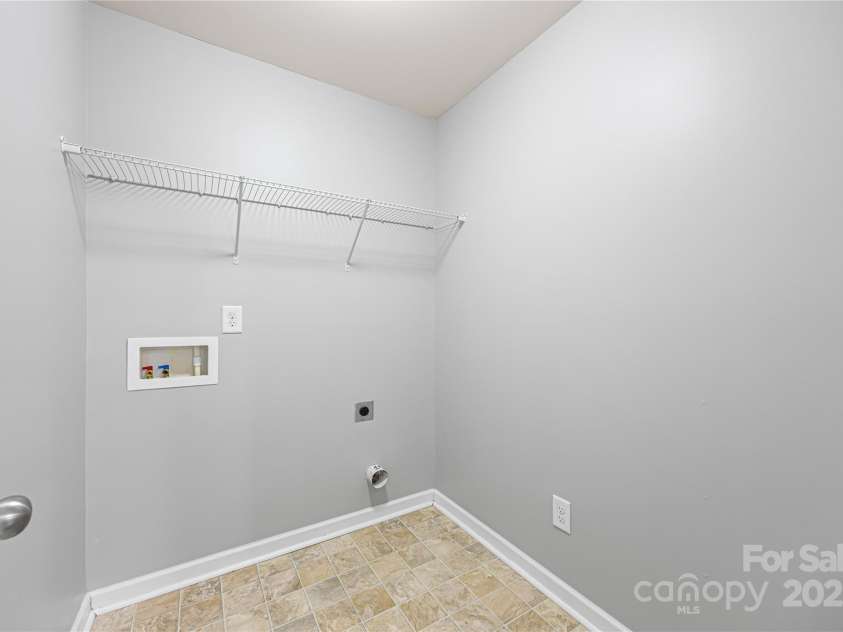 8400 Empress Court, Charlotte, NC 28227.  MLS# CAR4267354, YatesRealty ID 18068. 
