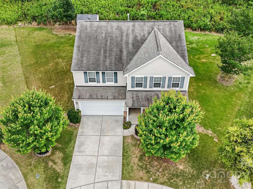 8400 Empress Court, Charlotte, NC 28227.  MLS# CAR4267354, YatesRealty ID 18068. 