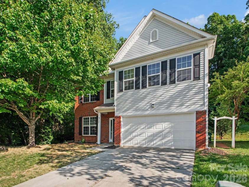 317 Rook Road, Charlotte, NC 28216.  MLS# CAR4373432, YatesRealty ID 18069. 