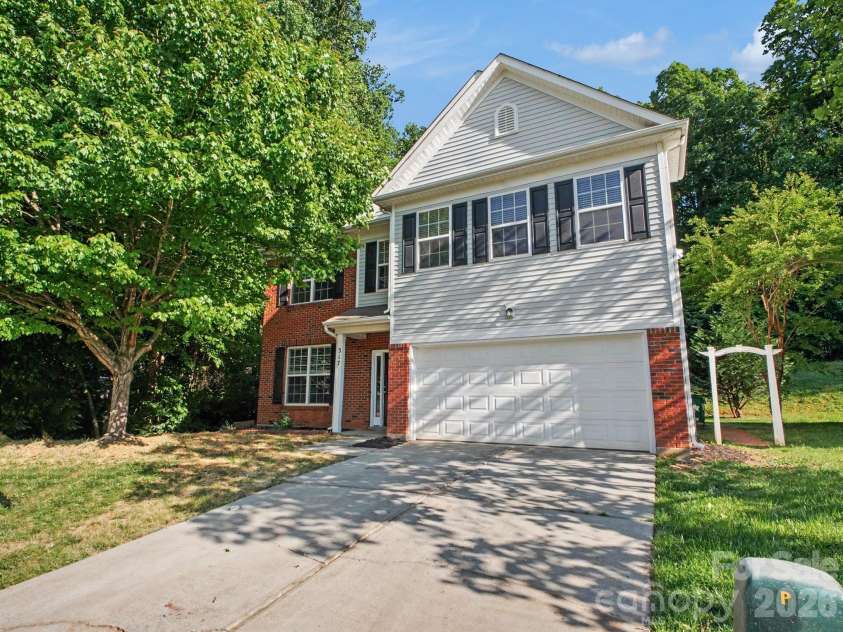 317 Rook Road, Charlotte, NC 28216.  MLS# CAR4373432, YatesRealty ID 18069. 