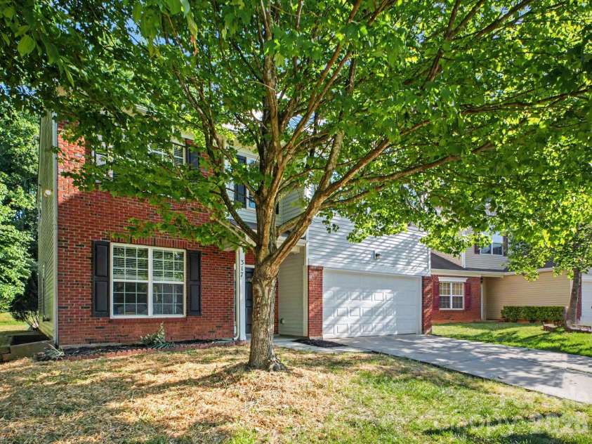 317 Rook Road, Charlotte, NC 28216.  MLS# CAR4373432, YatesRealty ID 18069. 