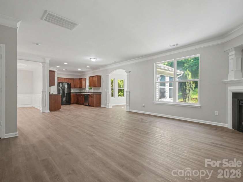 317 Rook Road, Charlotte, NC 28216.  MLS# CAR4373432, YatesRealty ID 18069. 