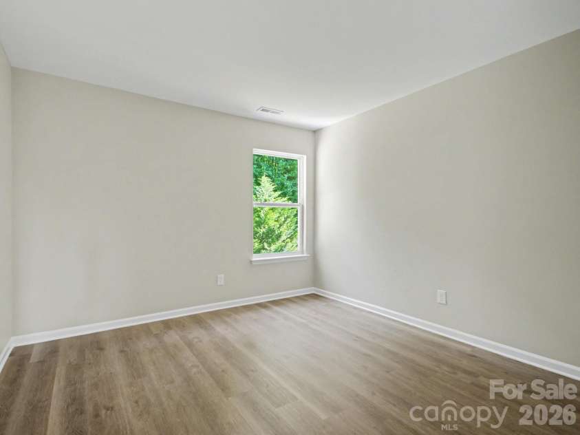 317 Rook Road, Charlotte, NC 28216.  MLS# CAR4373432, YatesRealty ID 18069. 