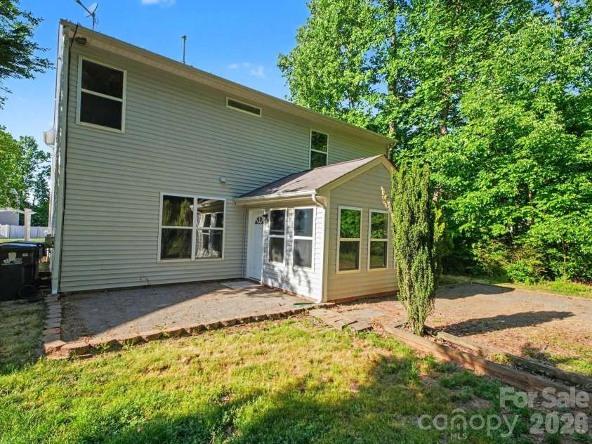 317 Rook Road, Charlotte, NC 28216.  MLS# CAR4373432, YatesRealty ID 18069. 