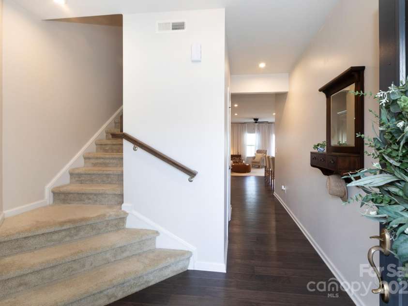 318 Willow Wood Court, Matthews, NC 28104.  MLS# CAR4312930, YatesRealty ID 18069. Enterance