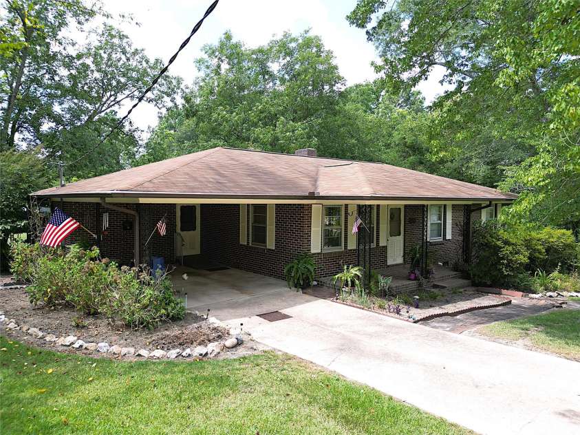 314 Moore Street, Morven, NC 28119.  MLS# CAR4285350, YatesRealty ID 1807. 