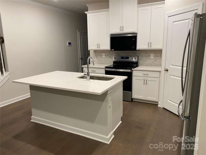 6110 Starview Terrace, Charlotte, NC 28216.  MLS# CAR4331130, YatesRealty ID 1807. 